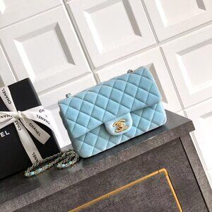 Classic CHANEL Bag: A Stylish and Versatile Choice for Elegance
